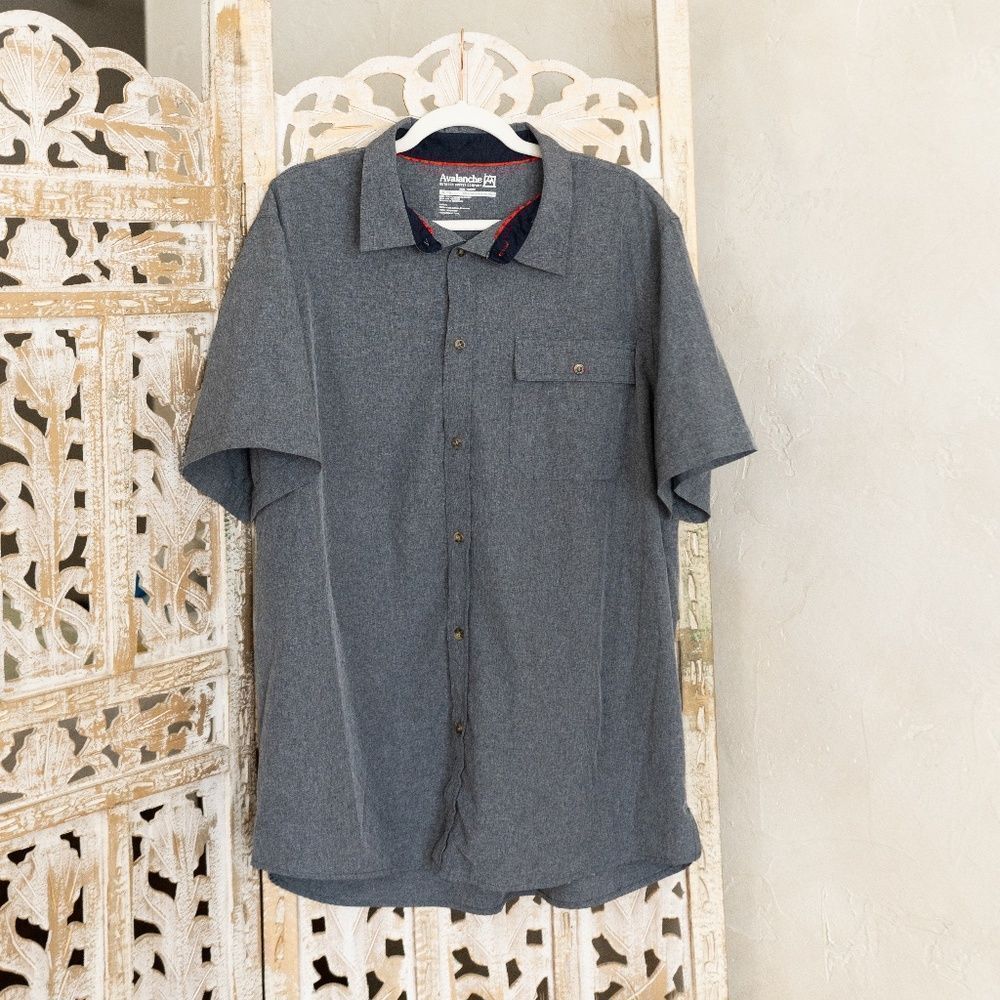 Mens‎ Avalanche Gray Short Sleeve Button Up Shirt for Outdoors/Hiking size XL